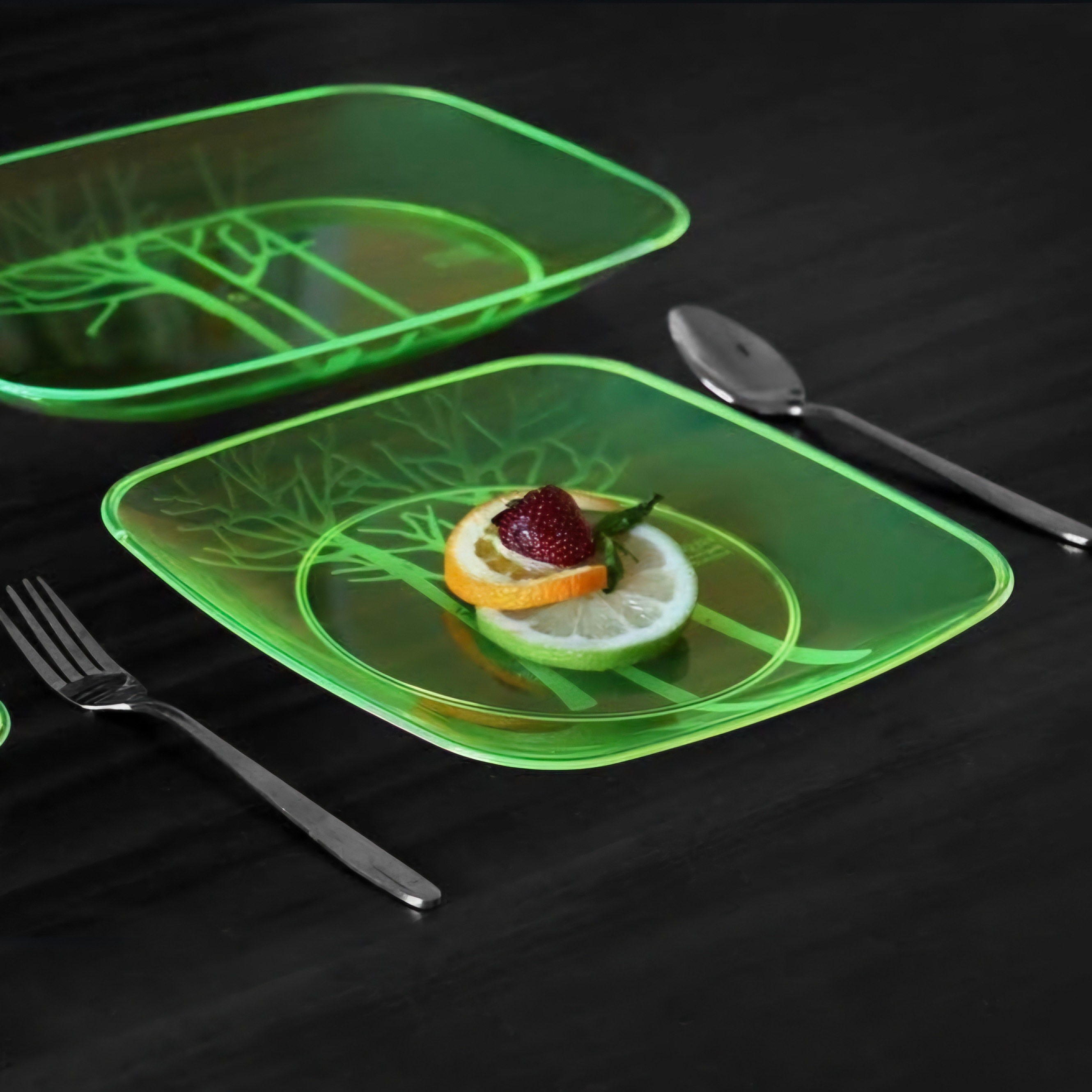 بشقاب و پیش دستی