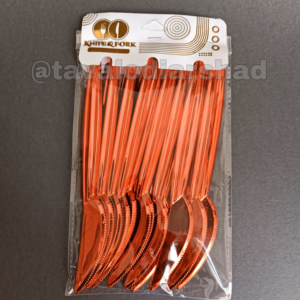 کاردمتالایزقرمز