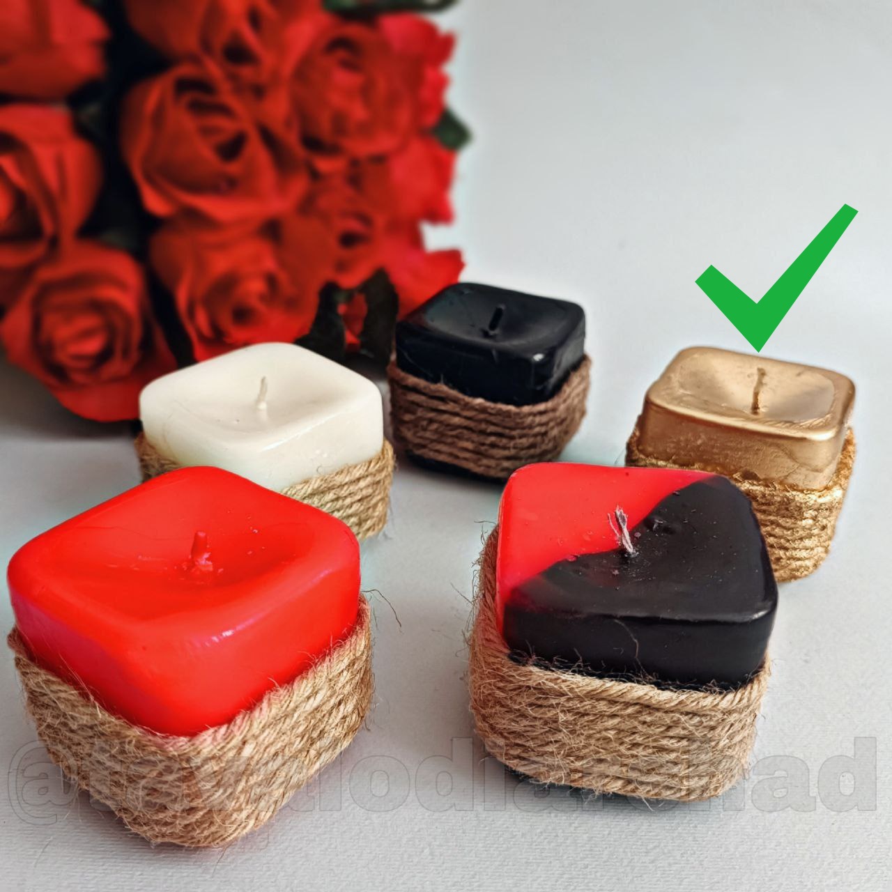 شمع مربع کنفی طلایی