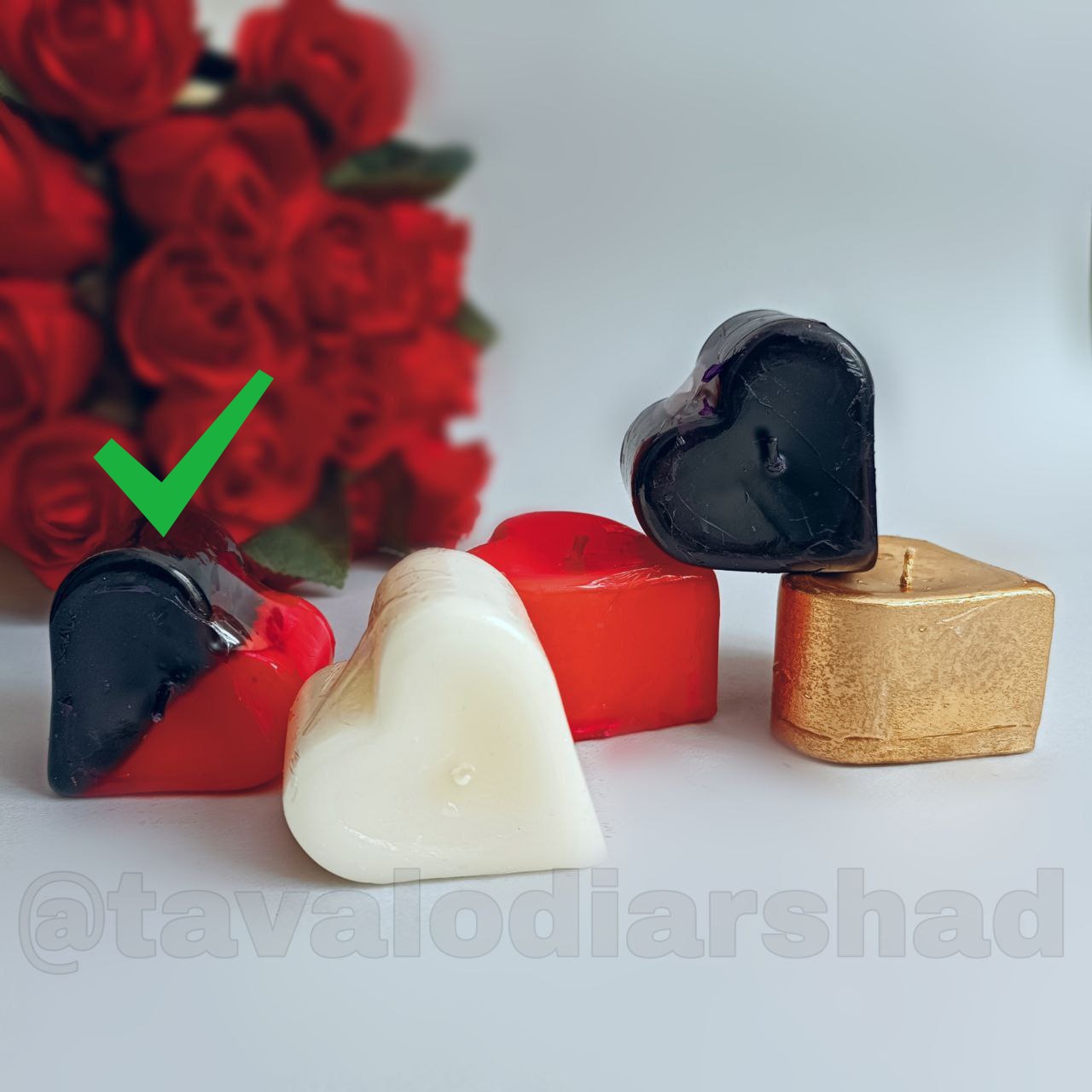 شمع قلب روی آب قرمز مشکی