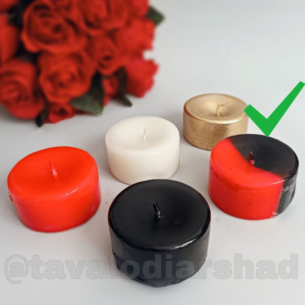 شمع گرد روی آب قرمز مشکی